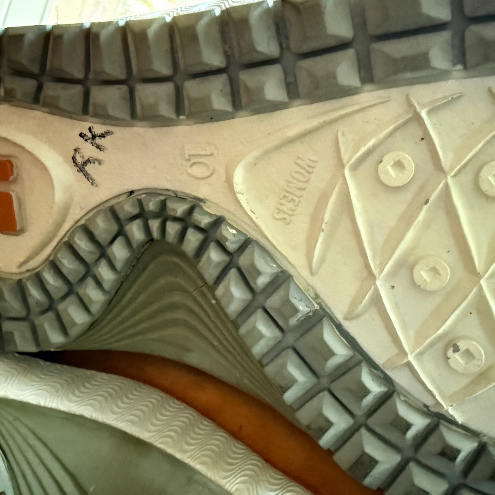Burton Snowboarding Boots - Tan and Gray - Picture 8 of 8